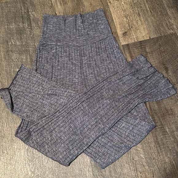 2 pair cozy flared pants - Picture 2 of 5